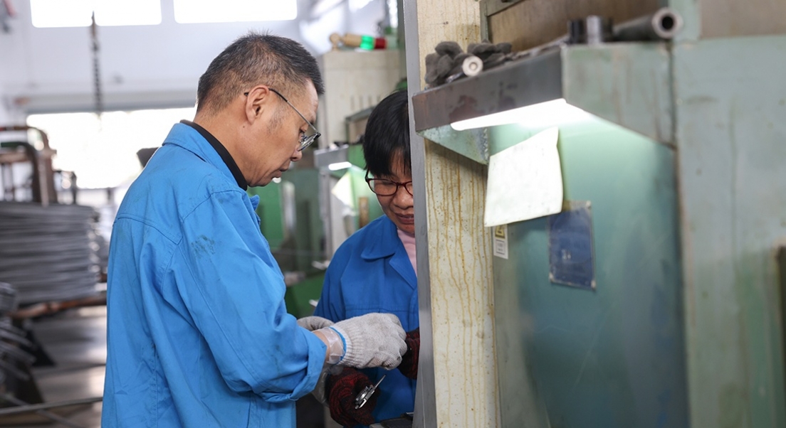 認(rèn)真檢驗(yàn)管控品質(zhì)　圖片上標(biāo)牌這張?zhí)摶幚硪幌拢谱由系淖挚床磺宄橹?，這個(gè)看起來，有點(diǎn)不正歸